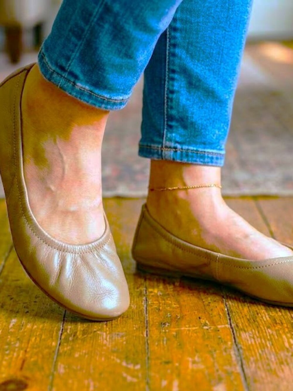 The Storehouse Flats Women’s Oat Colored Signature Leather Ballet Flat Size 6